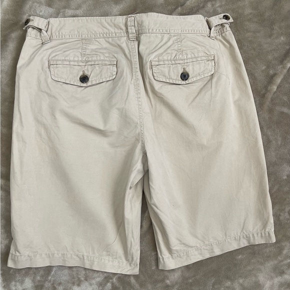Old Navy Khaki Shorts - Picture 5 of 7